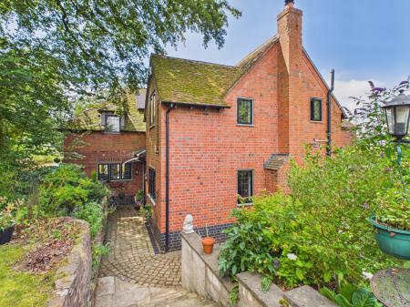 4 bedroom Coach House to let in The Coach House, Butterton, ST5