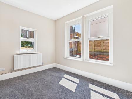 2 bedroom Flat to let in Porthill Bank, Newcastle-under-Lyme, ST5