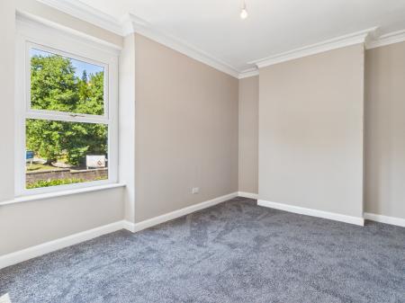 2 bedroom Flat to let in Porthill Bank, Newcastle-under-Lyme, ST5