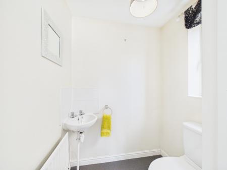 4 bedroom Detached house to let in Watermeadow Grove, Etruria, Stoke-on-Trent, ST1