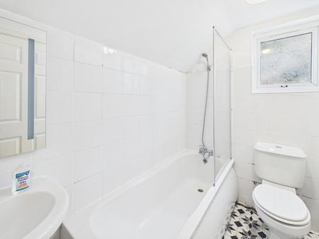 1 bedroom Flat to let in Trent Valley Road, Penkhull, ST4