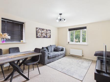 2 bedroom Flat to let in Reedmace Walk, Newcastle-under-Lyme, ST5