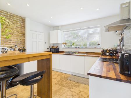 3 bedroom Semi-detached house for sale in Hunters Way, Stoke-on-Trent, ST4