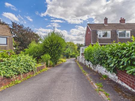 3 bedroom Semi-detached house for sale in Hunters Way, Stoke-on-Trent, ST4