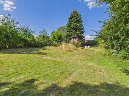 3 bedroom Semi-detached house for sale in Hunters Way, Stoke-on-Trent, ST4