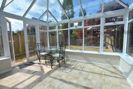 2 bedroom Town house to let in Madison Street, Tunstall, ST6
