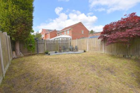 2 bedroom Town house to let in Madison Street, Tunstall, ST6