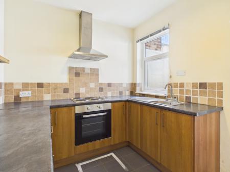 2 bedroom Terraced House to let in Elliott Street, Newcastle-under-Lyme, ST5