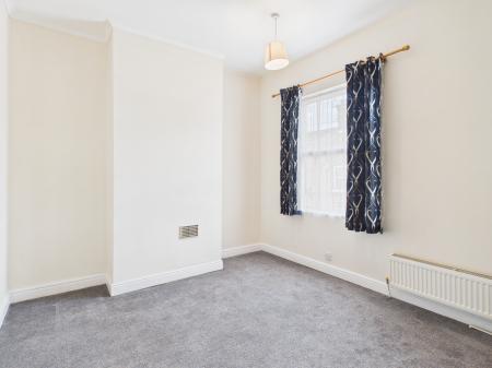 2 bedroom Terraced House to let in Peake Street, Knutton, ST5
