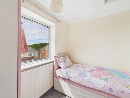 3 bedroom Semi-detached house to let in Moreton Close, Kidsgrove, ST7