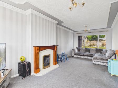 3 bedroom Semi-detached house to let in Moreton Close, Kidsgrove, ST7