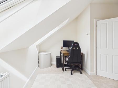 3 bedroom End of terrace house for sale in Pembrey Drive, Trentham, Stoke-on-Trent, ST4