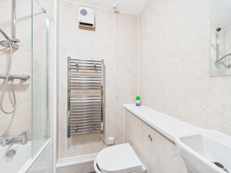1 bedroom Flat to let in Castle Ridge, Newcastle-under-Lyme, ST5