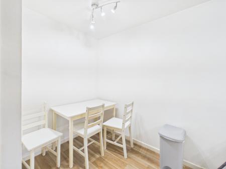 2 bedroom Maisonette for sale in Souldern Way, Longton, ST3