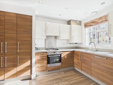 2 bedroom Terraced House to let in Kiln View, Hanley, ST1