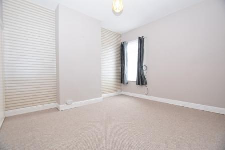 2 bedroom Terraced House to let in Stanley Road, Hartshill, ST4