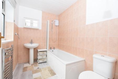 2 bedroom Terraced House to let in Stanley Road, Hartshill, ST4