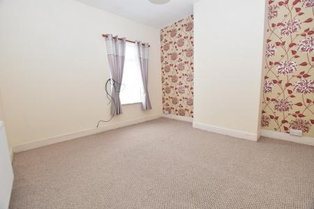 2 bedroom Terraced House to let in Stanley Road, Hartshill, ST4