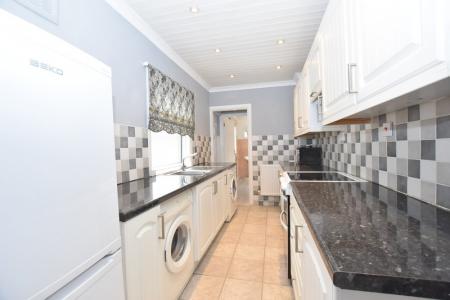 2 bedroom Terraced House to let in Stanley Road, Hartshill, ST4