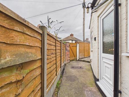 2 bedroom Terraced House for sale in Hartshill Road, Hartshill, Hartshill, ST4
