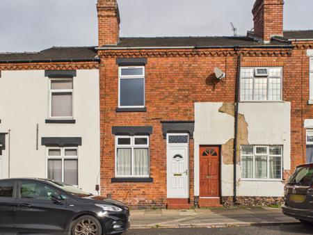 2 bedroom Terraced House for sale in Hartshill Road, Hartshill, Hartshill, ST4