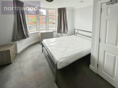 1 bedroom House share to let in Southolme Drive, York, YO30