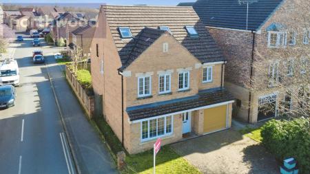 4 bedroom Detached house to let in Principal Rise, Dringhouses, York, YO24