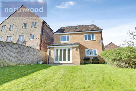 4 bedroom Detached house to let in Principal Rise, Dringhouses, York, YO24