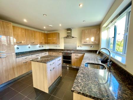 4 bedroom Detached house to let in Principal Rise, Dringhouses, York, YO24