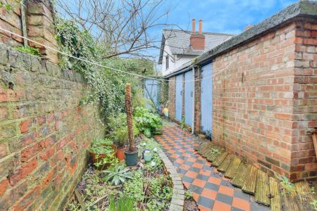 2 bedroom Terraced House to let in Dale Street, Nunnery Lane, York, YO23