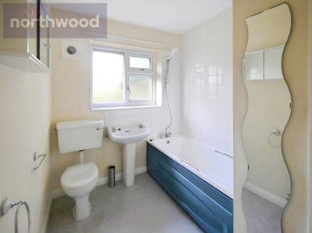 2 bedroom End of terrace house to let in Pottery Lane, York, YO31