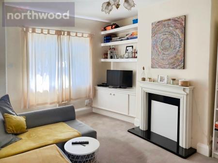 2 bedroom End of terrace house to let in Pottery Lane, York, YO31