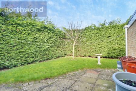 2 bedroom Semi-detached bungalow for sale in Ullswater, York, YO24