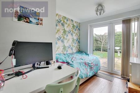 2 bedroom Semi-detached bungalow for sale in Ullswater, York, YO24