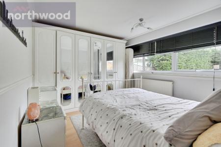 2 bedroom Semi-detached bungalow for sale in Ullswater, York, YO24