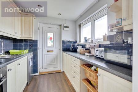 2 bedroom Semi-detached bungalow for sale in Ullswater, York, YO24