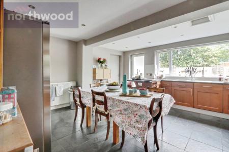 5 bedroom Semi-detached house for sale in Tedder Road, York, YO24