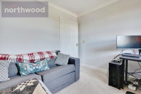 2 bedroom Flat to let in Bishopfields Drive, York, YO26