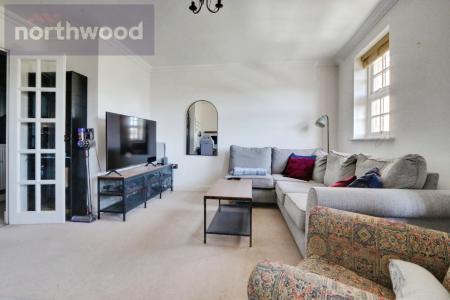 2 bedroom Flat to let in Bishopfields Drive, York, YO26