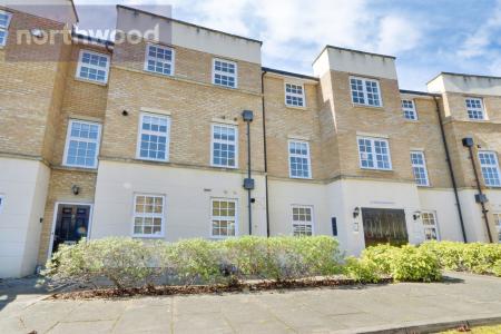 2 bedroom Flat to let in Bishopfields Drive, York, YO26