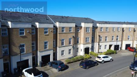 2 bedroom Flat to let in Bishopfields Drive, York, YO26