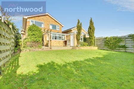 4 bedroom Detached house to let in Eastfield Lane, Dunnington, York, YO19