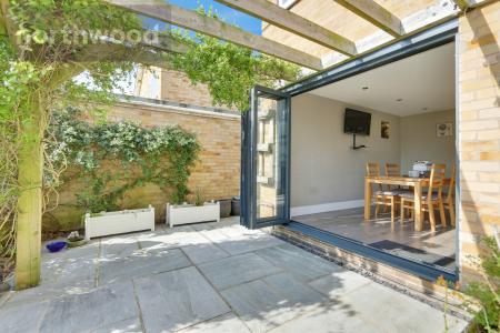 4 bedroom Detached house to let in Eastfield Lane, Dunnington, York, YO19