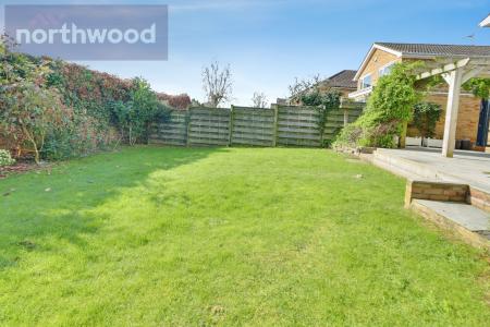 4 bedroom Detached house to let in Eastfield Lane, Dunnington, York, YO19