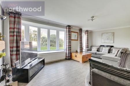 4 bedroom Detached house to let in Eastfield Lane, Dunnington, York, YO19