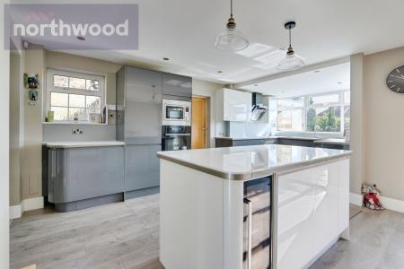 4 bedroom Detached house to let in Eastfield Lane, Dunnington, York, YO19