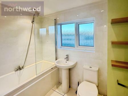 2 bedroom Semi-detached house to let in Carron Crescent, Woodthorpe, York, YO24