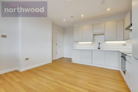 2 bedroom Flat to let in Bay Horse, Main Street