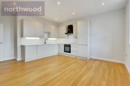 2 bedroom Flat to let in Bay Horse, Main Street