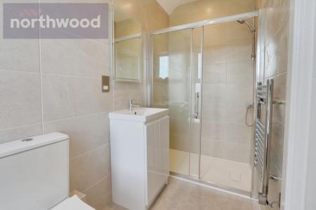 3 bedroom Flat to let in Bay Horse, Main Street